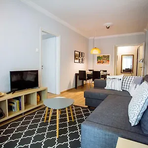 https://apt-luxurious-modern-walk-everywhere-5-amenities.hotelschalkidiki.net